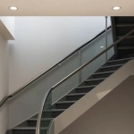 ¿Es obligatorio instalar un ascensor en una comunidad de propietarios?